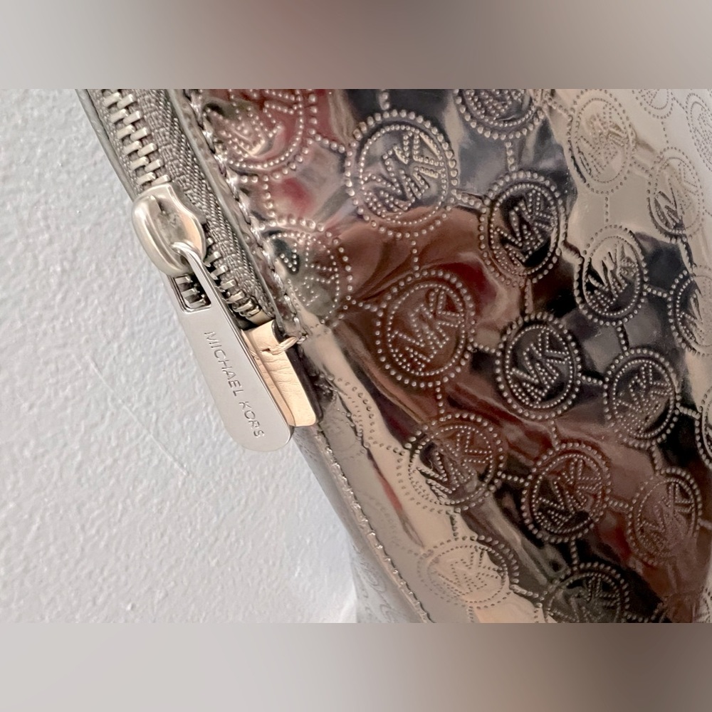 New Michael Kors Dome Satchel - Picture 5 of 16